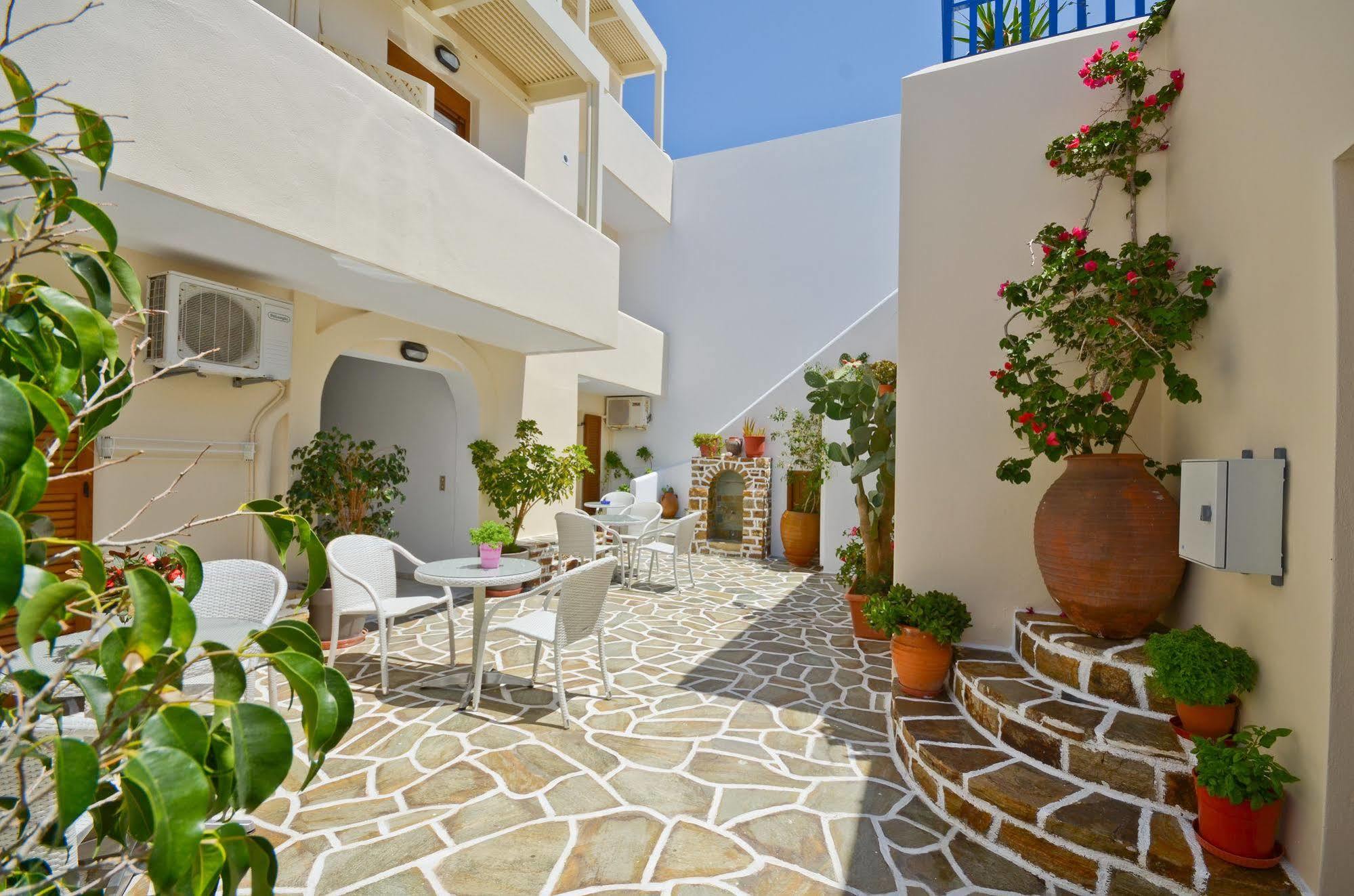 Margo Studios Naxos City Экстерьер фото